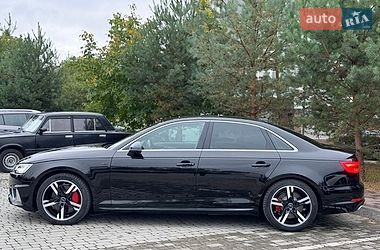 Седан Audi A4 2017 в Ивано-Франковске
