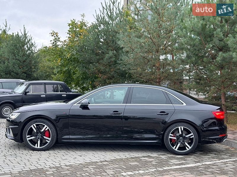 Седан Audi A4 2017 в Ивано-Франковске