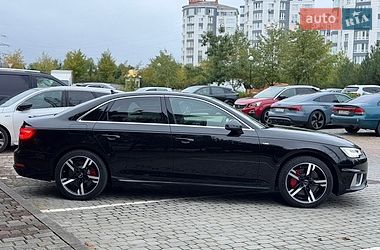 Седан Audi A4 2017 в Ивано-Франковске