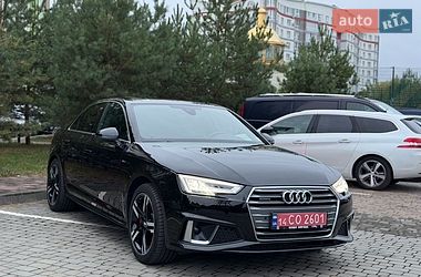Седан Audi A4 2017 в Ивано-Франковске