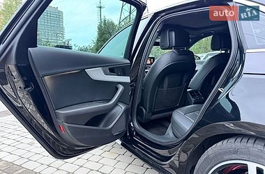 Седан Audi A4 2017 в Ивано-Франковске