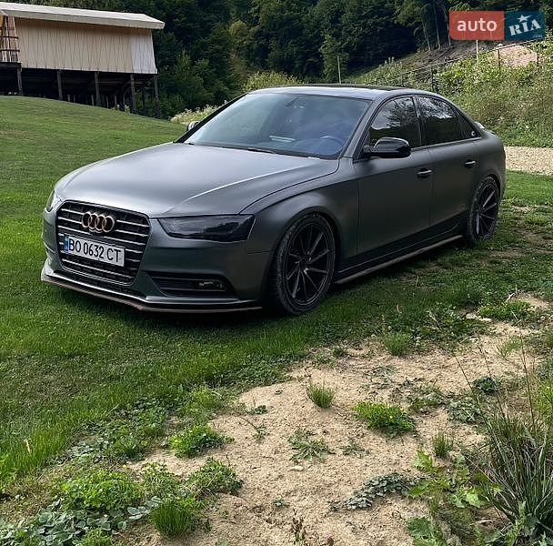 Седан Audi A4 2012 в Тернополе