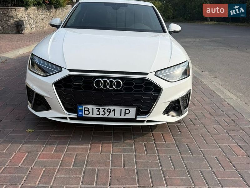 Седан Audi A4 2022 в Полтаві