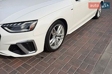 Седан Audi A4 2022 в Полтаві