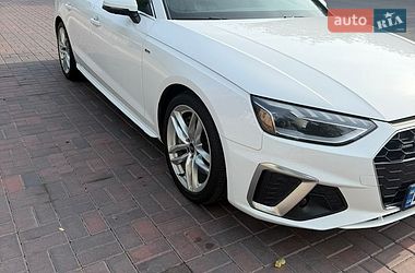 Седан Audi A4 2022 в Полтаві