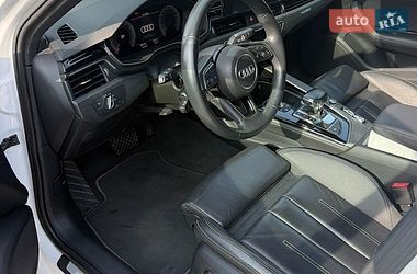 Седан Audi A4 2022 в Полтаві