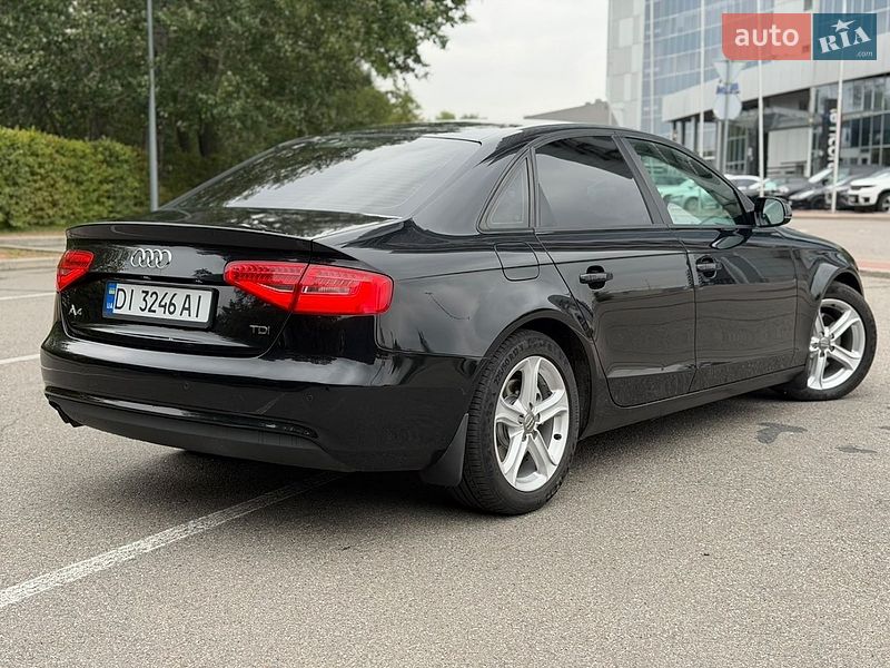 Седан Audi A4 2013 в Києві