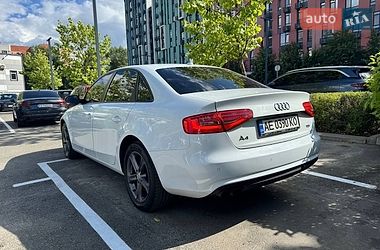 Седан Audi A4 2012 в Киеве