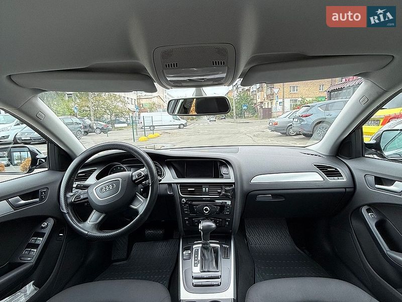 Седан Audi A4 2012 в Києві