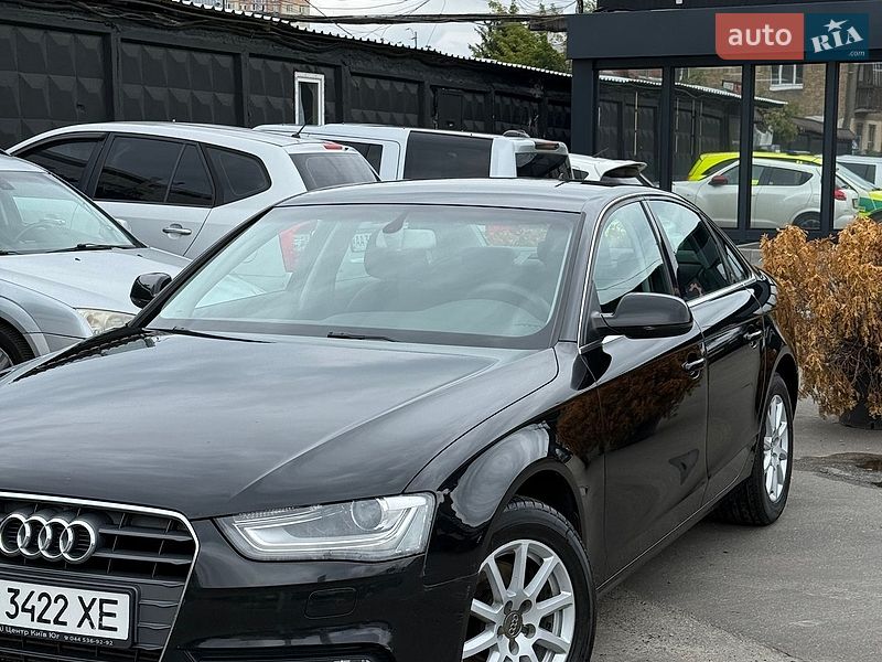 Седан Audi A4 2012 в Києві
