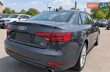 Седан Audi A4 2016 в Киеве