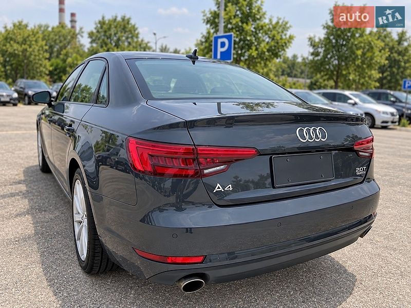 Седан Audi A4 2016 в Киеве