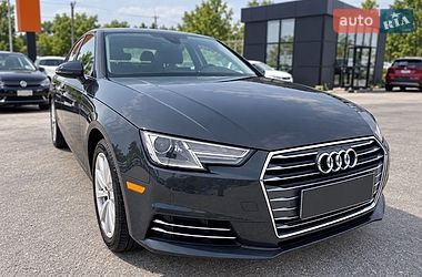 Седан Audi A4 2016 в Киеве