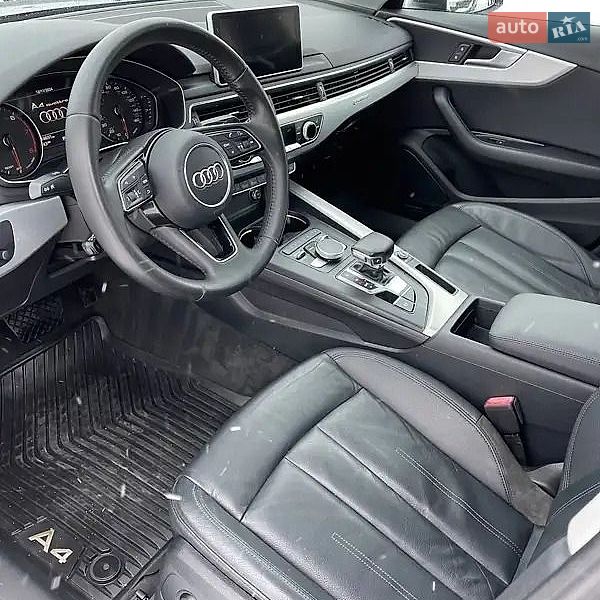 Седан Audi A4 2016 в Киеве