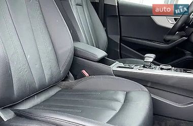 Седан Audi A4 2016 в Киеве