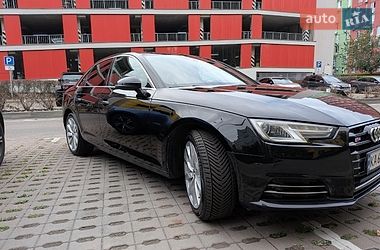Седан Audi A4 2017 в Киеве