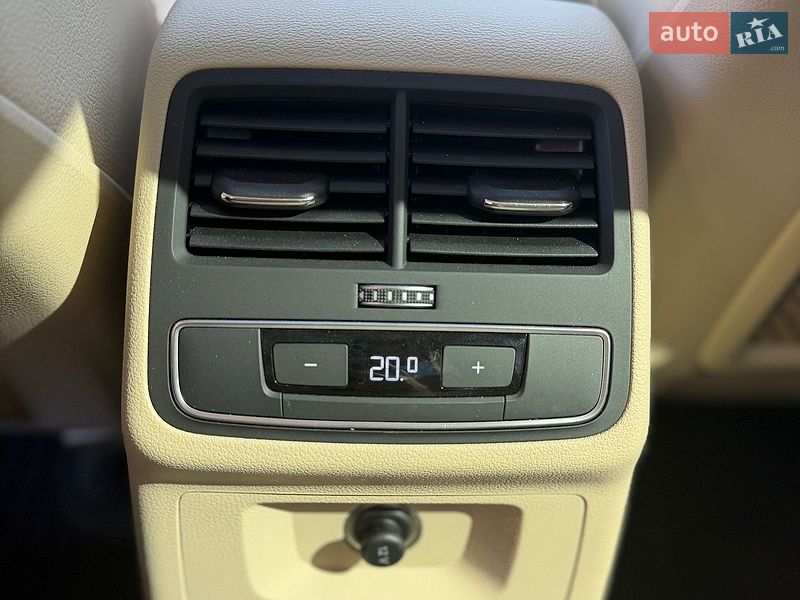Седан Audi A4 2016 в Киеве