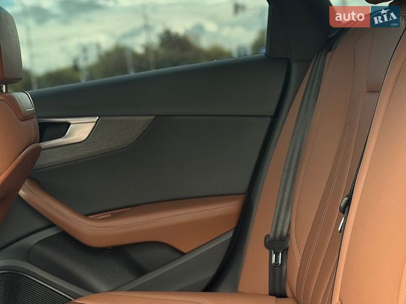 Седан Audi A4 2021 в Києві