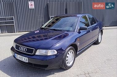 Седан Audi A4 1996 в Львові