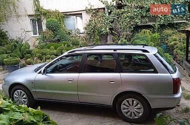 Універсал Audi A4 1996 в Ужгороді