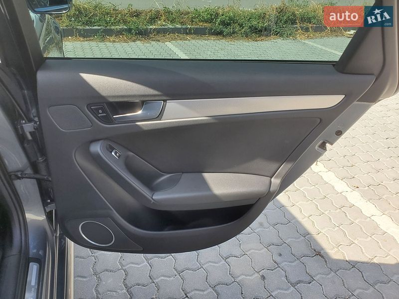 Седан Audi A4 2015 в Ивано-Франковске