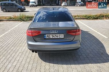 Седан Audi A4 2015 в Ивано-Франковске