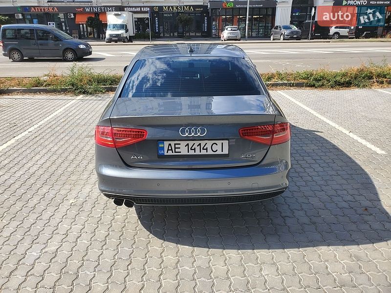 Седан Audi A4 2015 в Ивано-Франковске