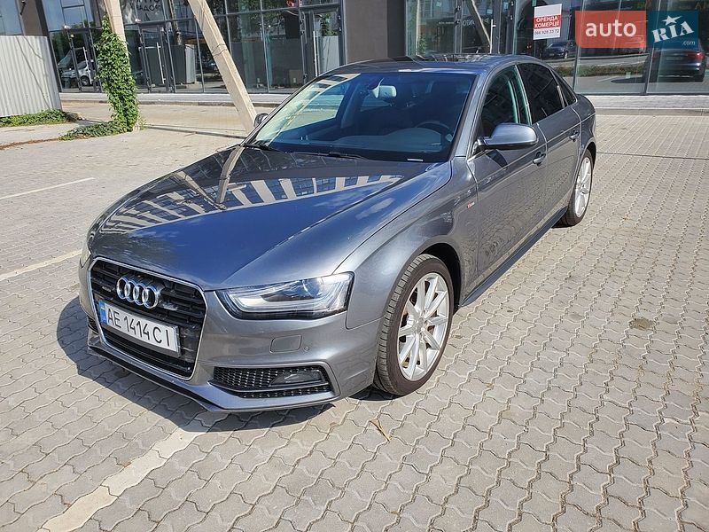 Седан Audi A4 2015 в Ивано-Франковске