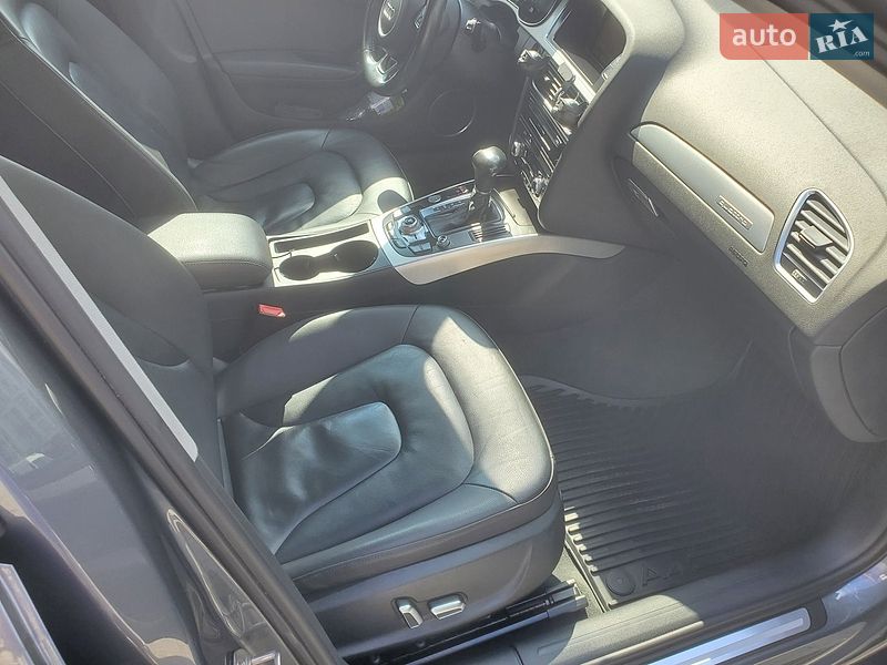 Седан Audi A4 2015 в Ивано-Франковске