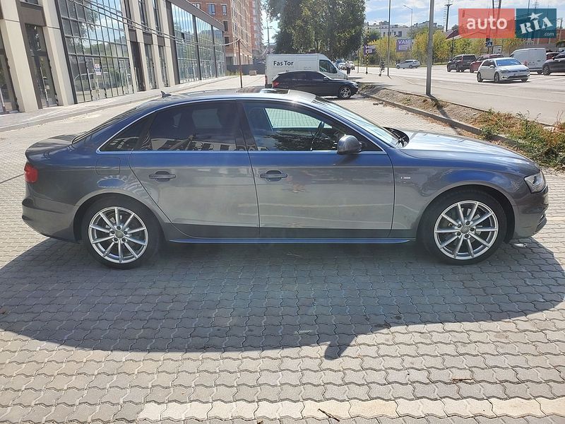 Седан Audi A4 2015 в Ивано-Франковске