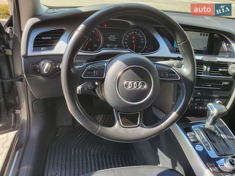 Седан Audi A4 2015 в Ивано-Франковске