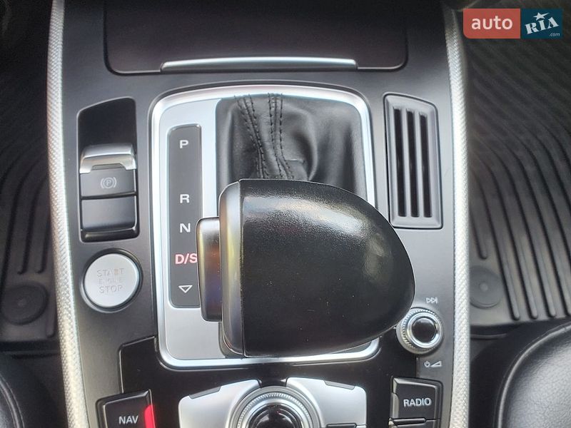 Седан Audi A4 2015 в Ивано-Франковске