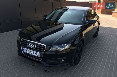 Седан Audi A4 2010 в Ровно