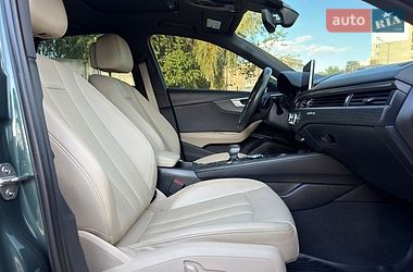Седан Audi A4 2017 в Виннице