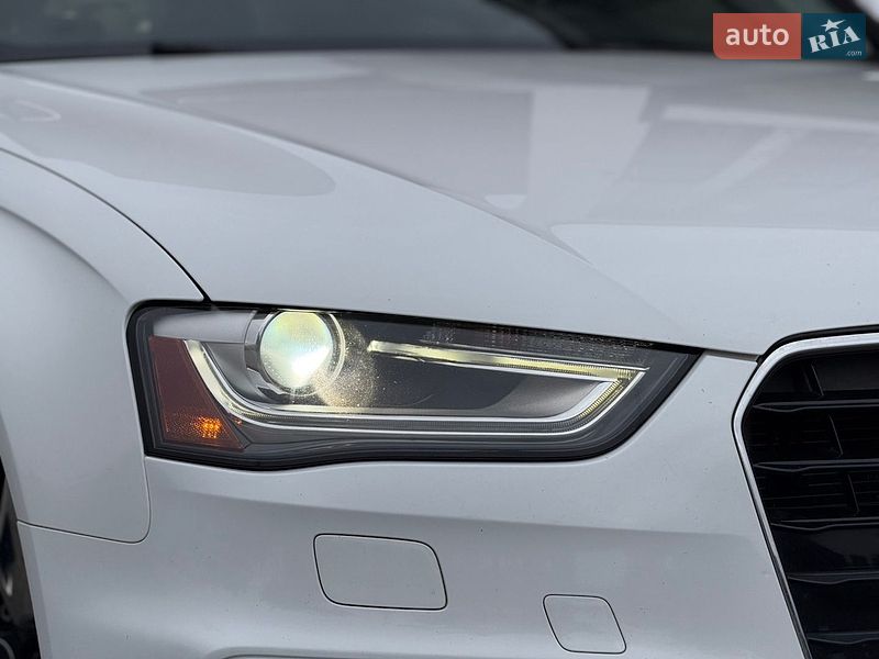 Седан Audi A4 2014 в Стрые