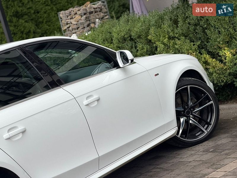 Седан Audi A4 2014 в Стрые