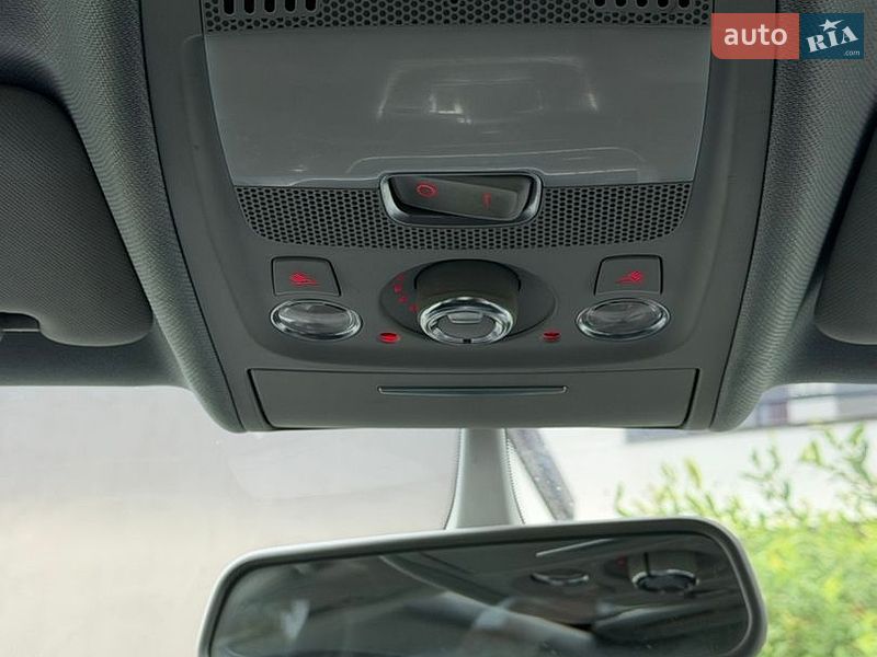 Седан Audi A4 2014 в Стрые