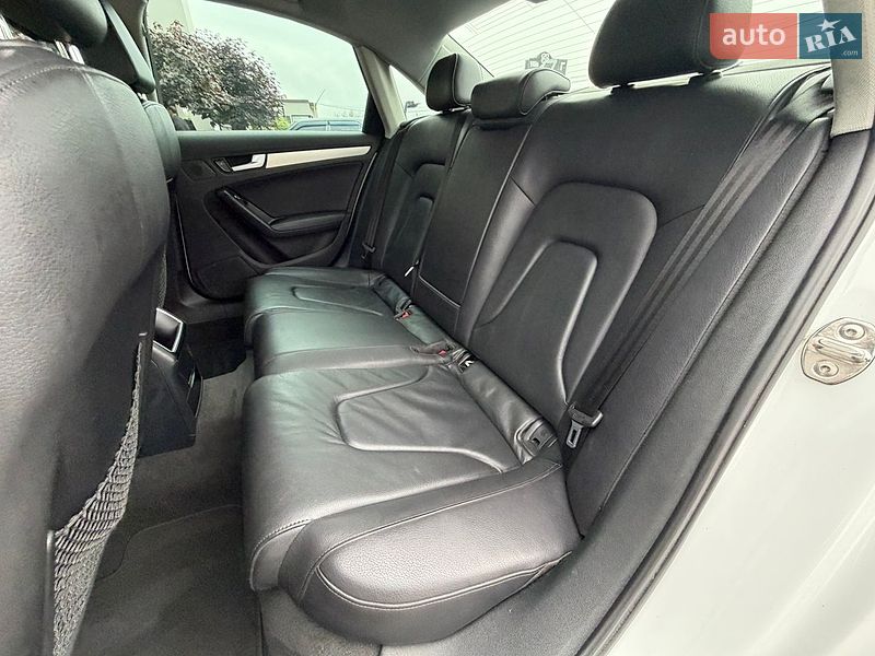 Седан Audi A4 2014 в Стрые