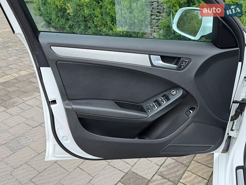 Седан Audi A4 2014 в Стрые