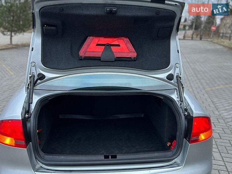 Седан Audi A4 2006 в Дрогобыче