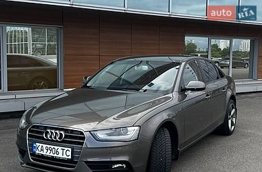 Седан Audi A4 2012 в Києві