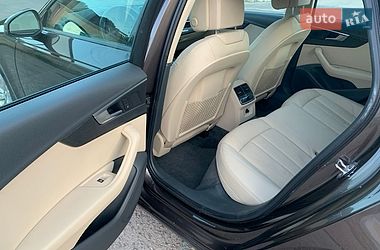 Седан Audi A4 2016 в Ровно