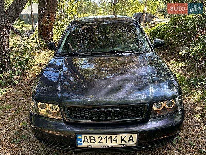 Седан Audi A4 1997 в Новояворовске