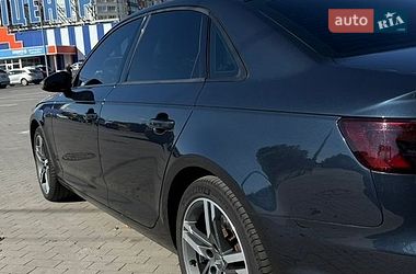 Седан Audi A4 2016 в Умані