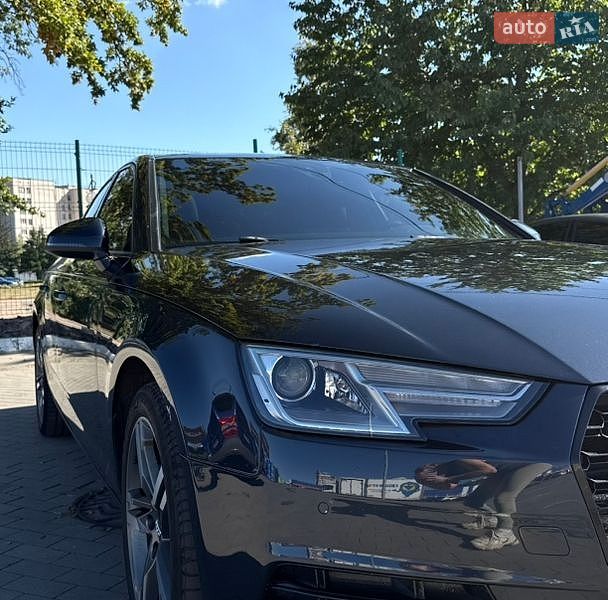 Седан Audi A4 2016 в Умані