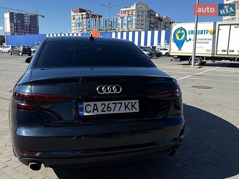 Седан Audi A4 2016 в Умані