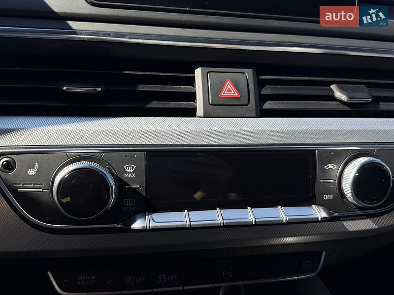 Седан Audi A4 2016 в Умані