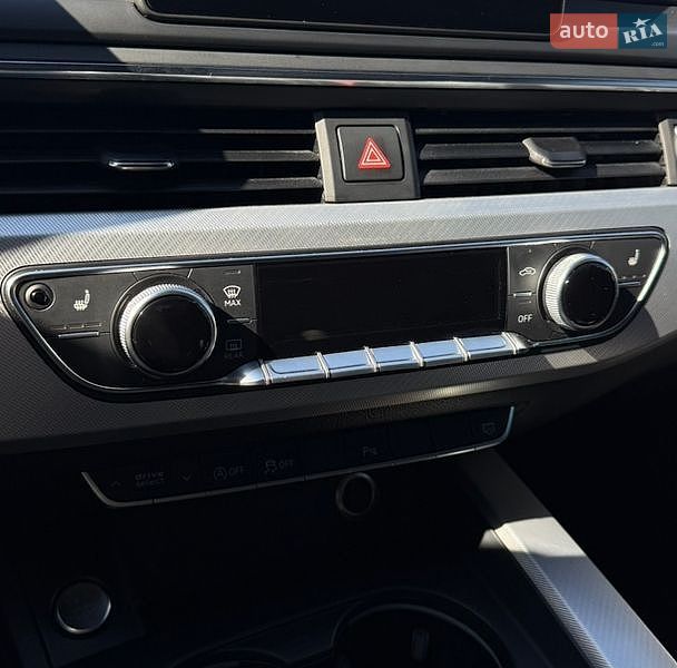 Седан Audi A4 2016 в Умані