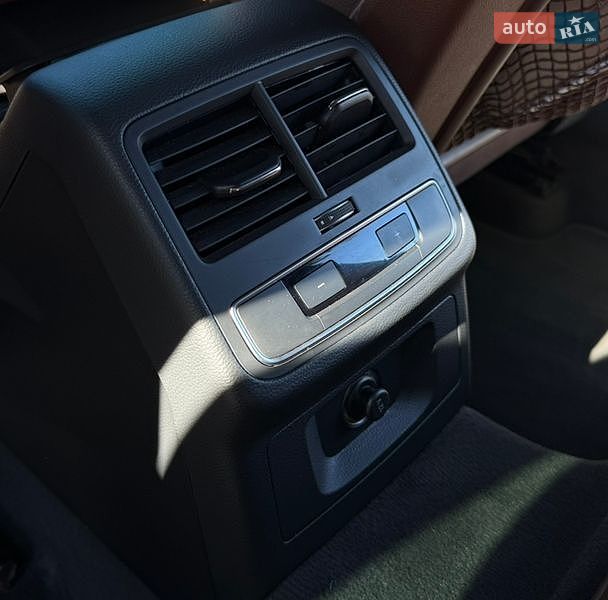 Седан Audi A4 2016 в Умані