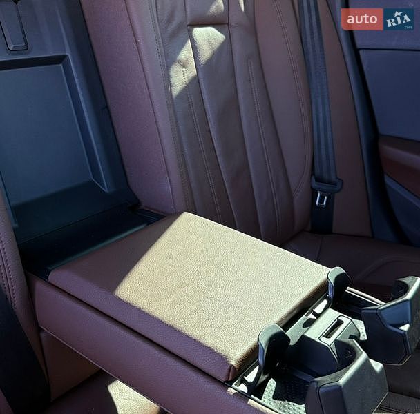 Седан Audi A4 2016 в Умані